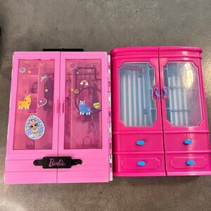 Barbie clothes portable closet carrying case fashion toy set of 2